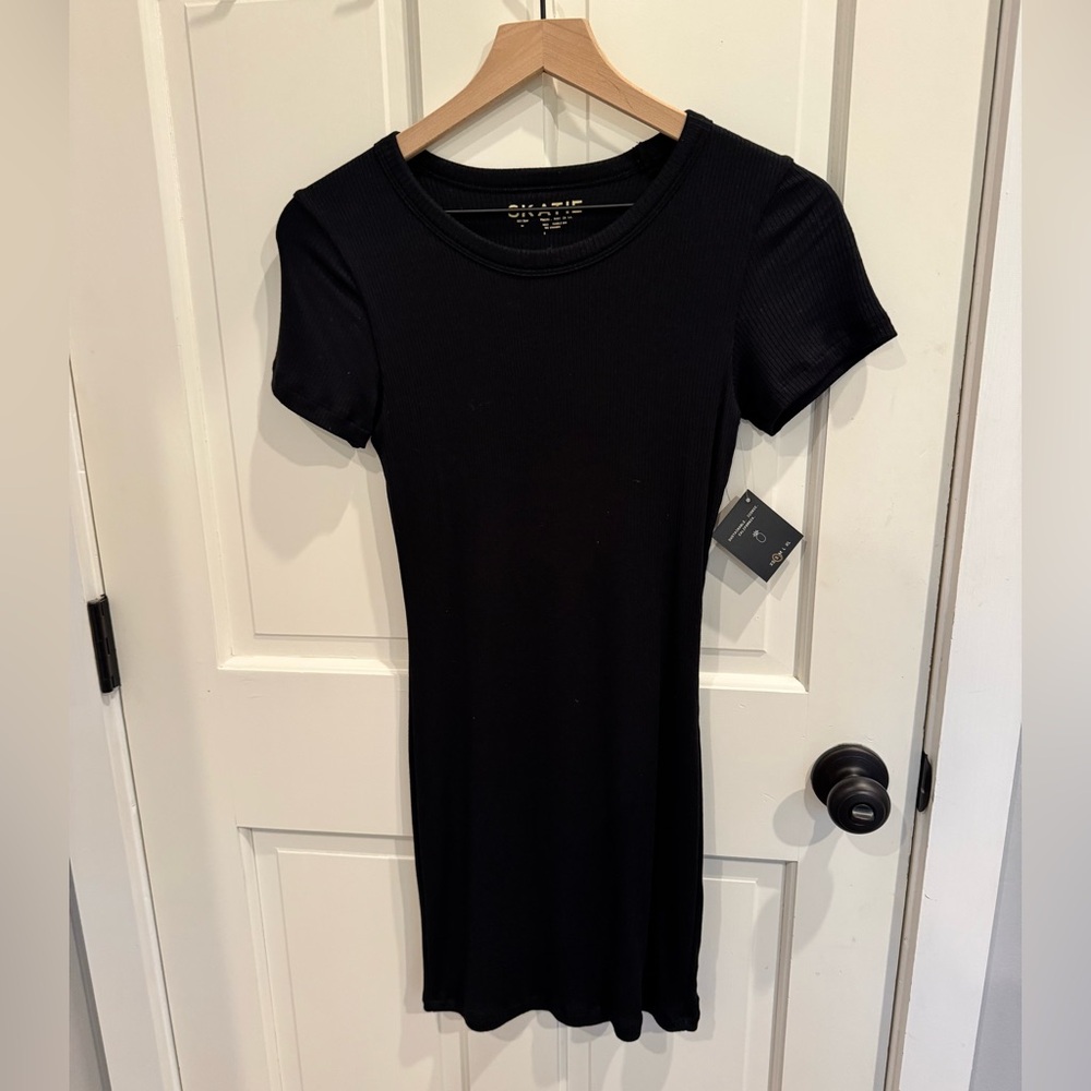 Skatie Classic Black Short Sleeve Dress